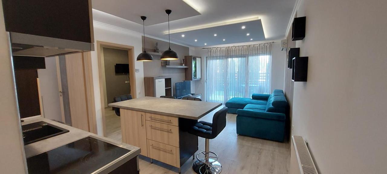 Laguna Beach Apartmanok Сиофок Екстериор снимка