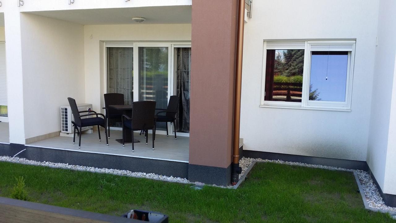 Laguna Beach Apartmanok Сиофок Екстериор снимка