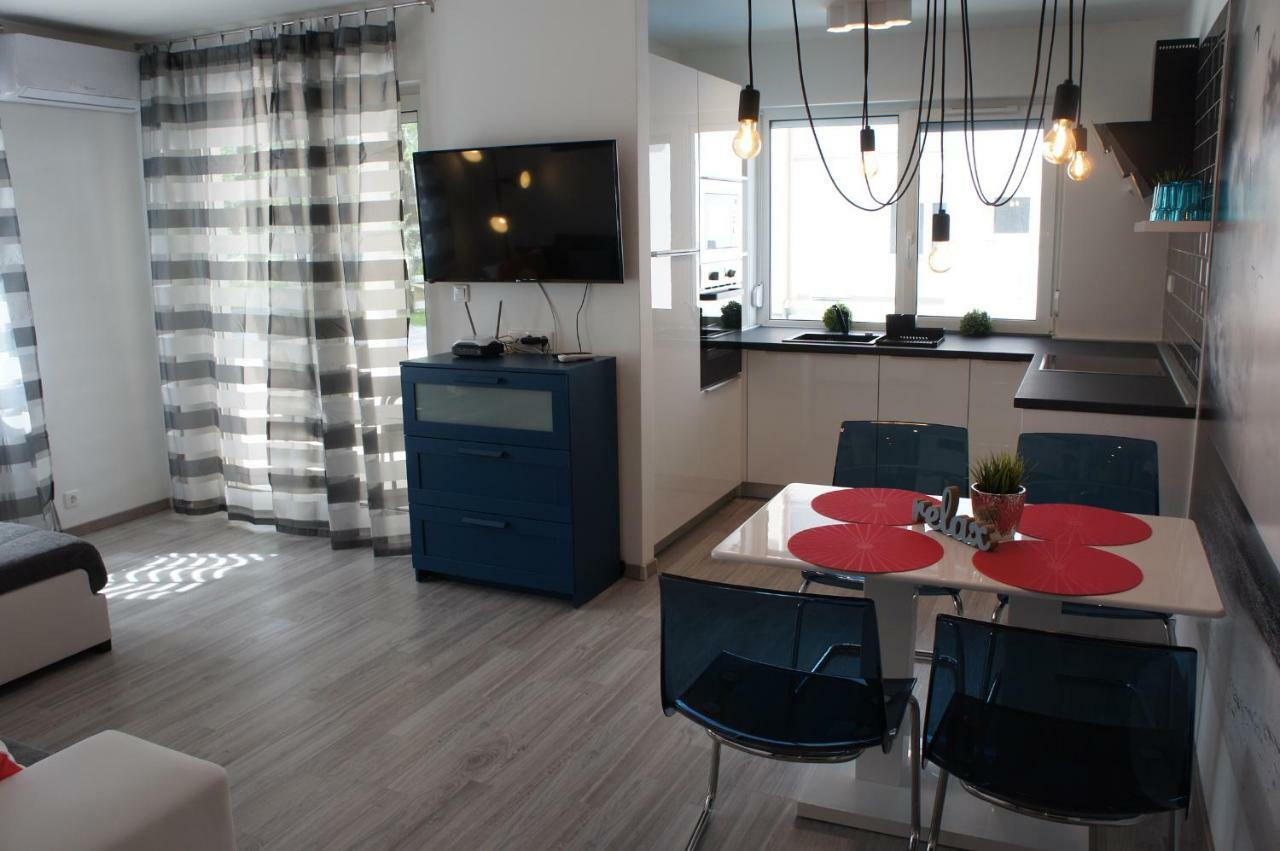 Laguna Beach Apartmanok Сиофок Екстериор снимка