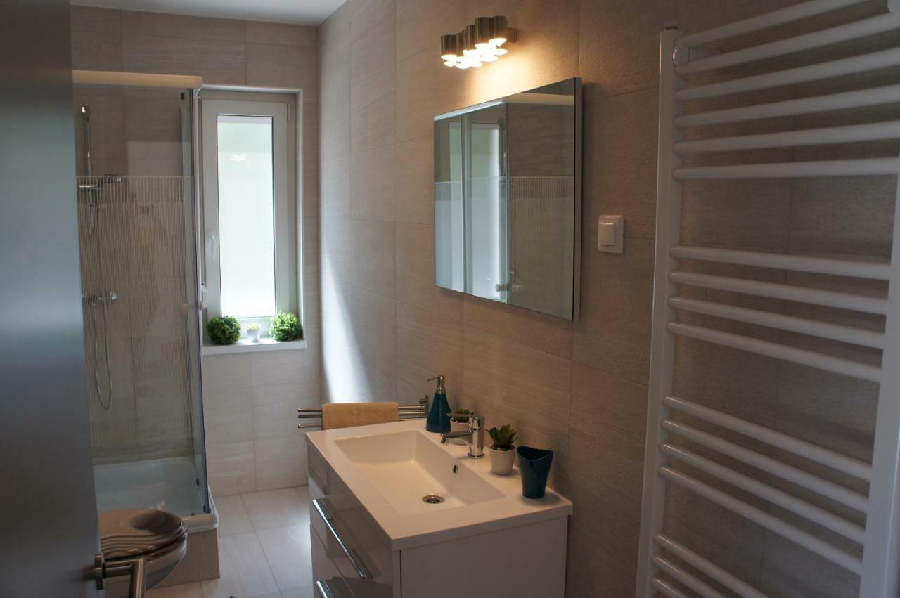 Laguna Beach Apartmanok Сиофок Екстериор снимка